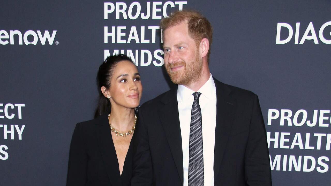 Foto bij Kinderen prins Harry en Meghan op school gevolgd door paparazzi