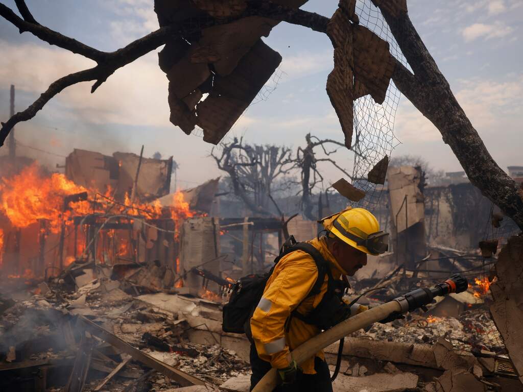 Tienduizenden mensen moeten vluchten voor nieuwe brand bij Los Angeles