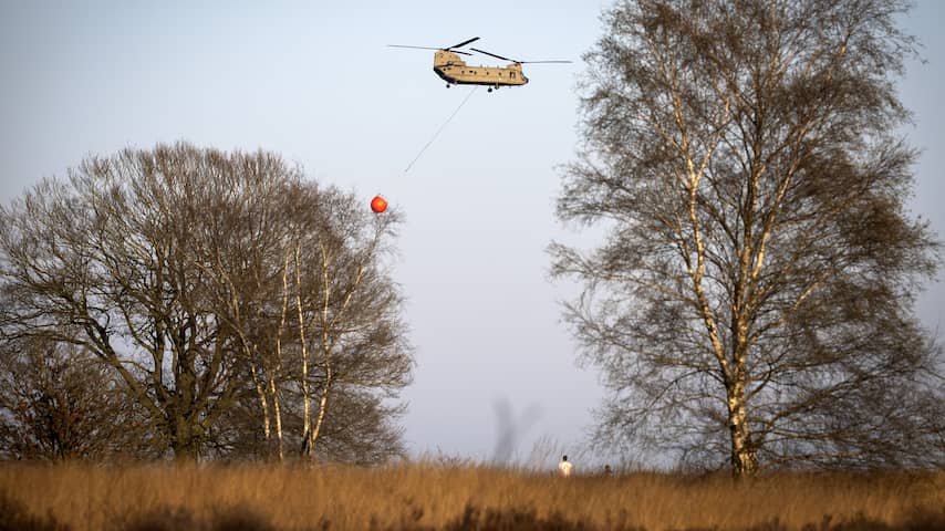 Brandweer probeert het vuur voor te zijn op uitgedroogde Veluwe