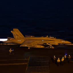 VS bombardeert Iraanse radarinstallaties, Iran bestookt Koeweit en Bahrein