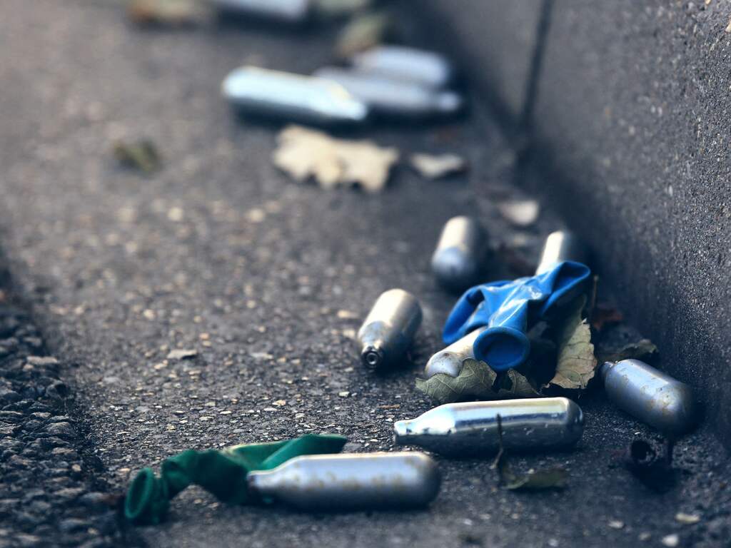 Landelijk verbod op gebruik lachgas laat nog zeker een jaar op zich wachten
