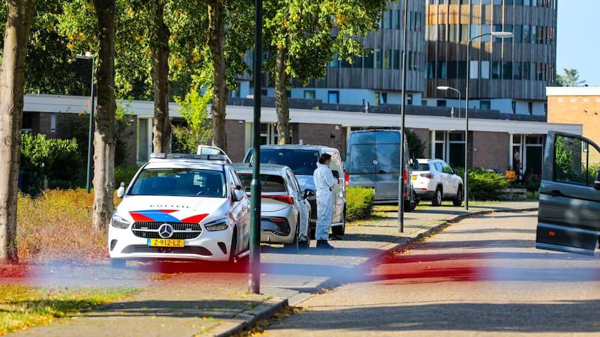 Politie vindt mogelijk drugslab in Apeldoorn, bewoner opgepakt en flat ontruimd