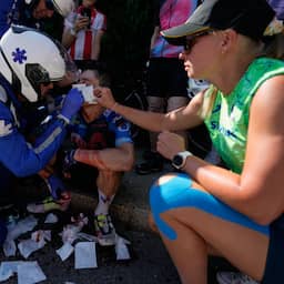 Zwaar ongeluk in Tour: Rubio knalt tegen teamauto op drukbevolkte Alpe d'Huez