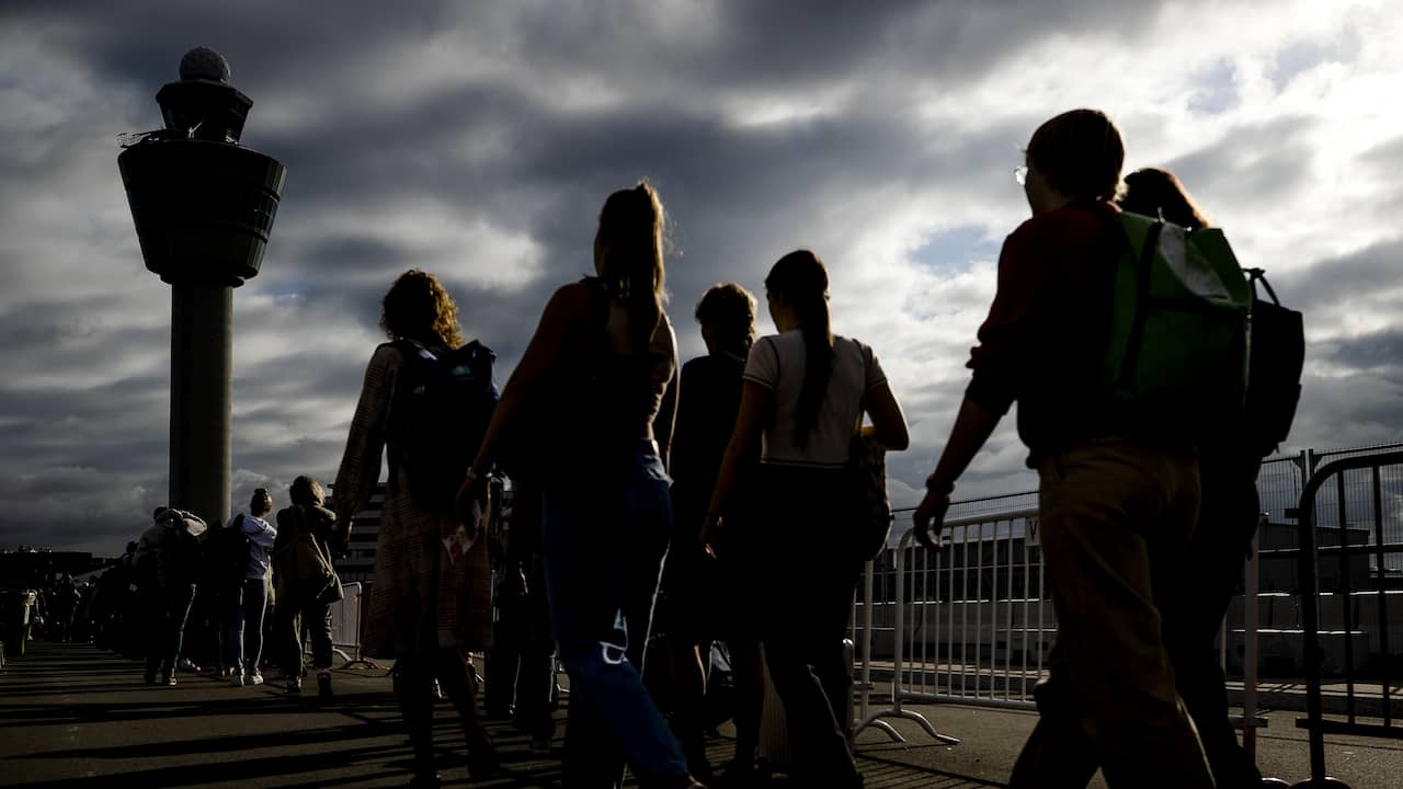 Het wordt deze zomer weer drukker op Schiphol | Economie | NU.nl