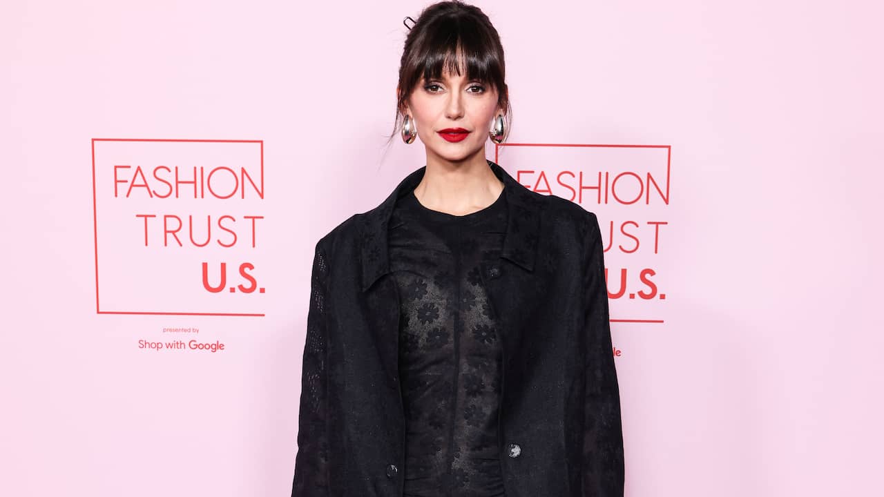 Mast kelinni sikishayotgan shaxsiy porno video U VKontakteda erini erkalaydi.