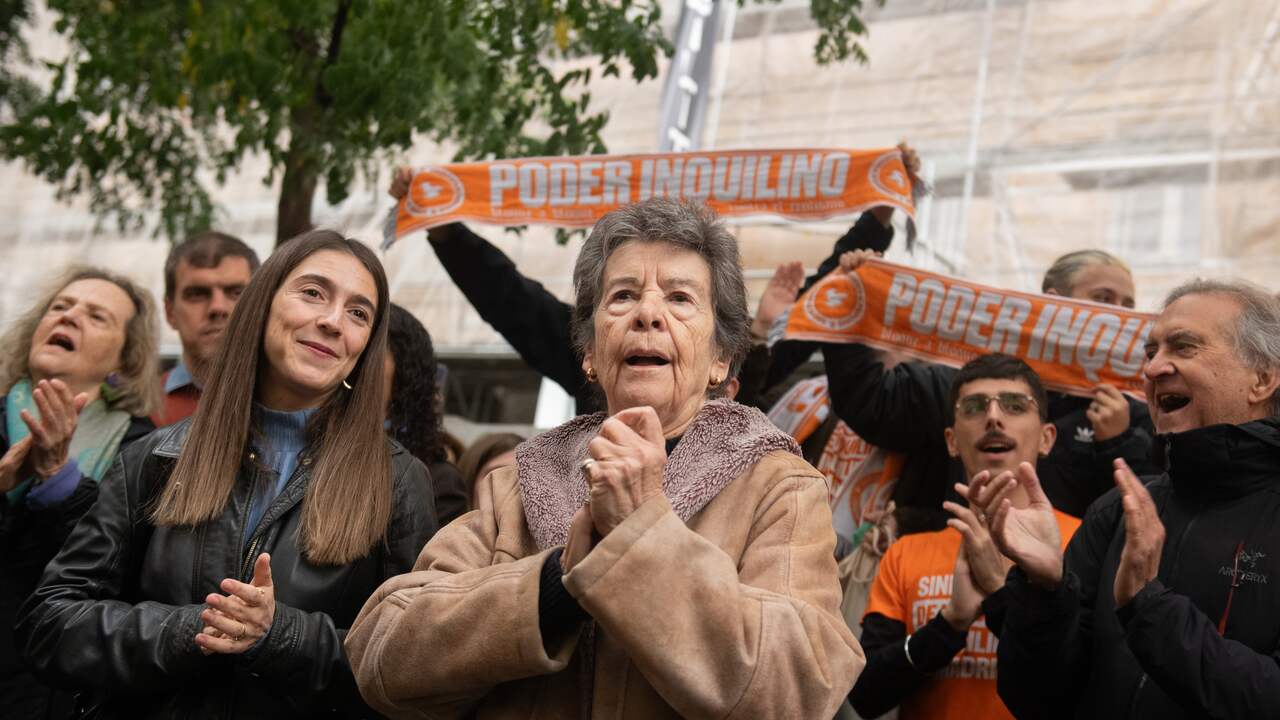 Foto bij Vrouw (87) mag toch in huis in Madrid blijven wonen na massademonstraties