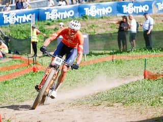 Weer teleurstelling op mountainbike voor Van der Poel: 'Het stapelt zich wel op'