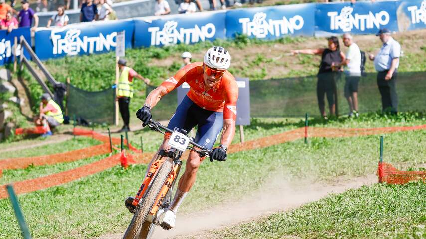 Foto bij Weer teleurstelling op mountainbike voor Van der Poel: 'Het stapelt zich wel op'