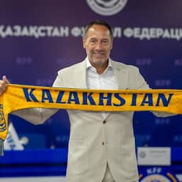 Van 't Schip keert na jaar terug als trainer en wordt bondscoach Kazachstan