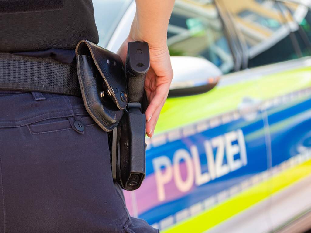 Duitse politie doet inval bij neonazistisch sportevenement met Nederlanders