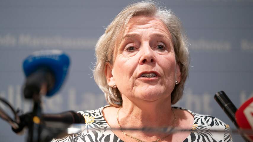 Bijleveld legt uit waarom ze aftreedt als minister van Defensie