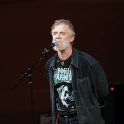 Ierse zanger en Oscarwinnaar Glen Hansard (56) omgekomen bij motorongeluk