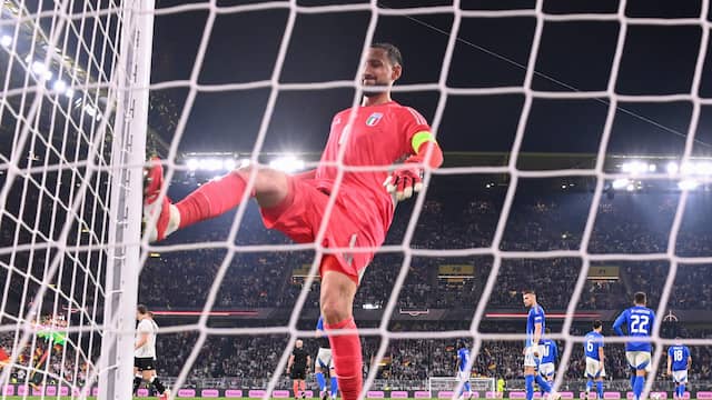 Sluwe Duitsers troeven slapende Italianen af met slimme corner