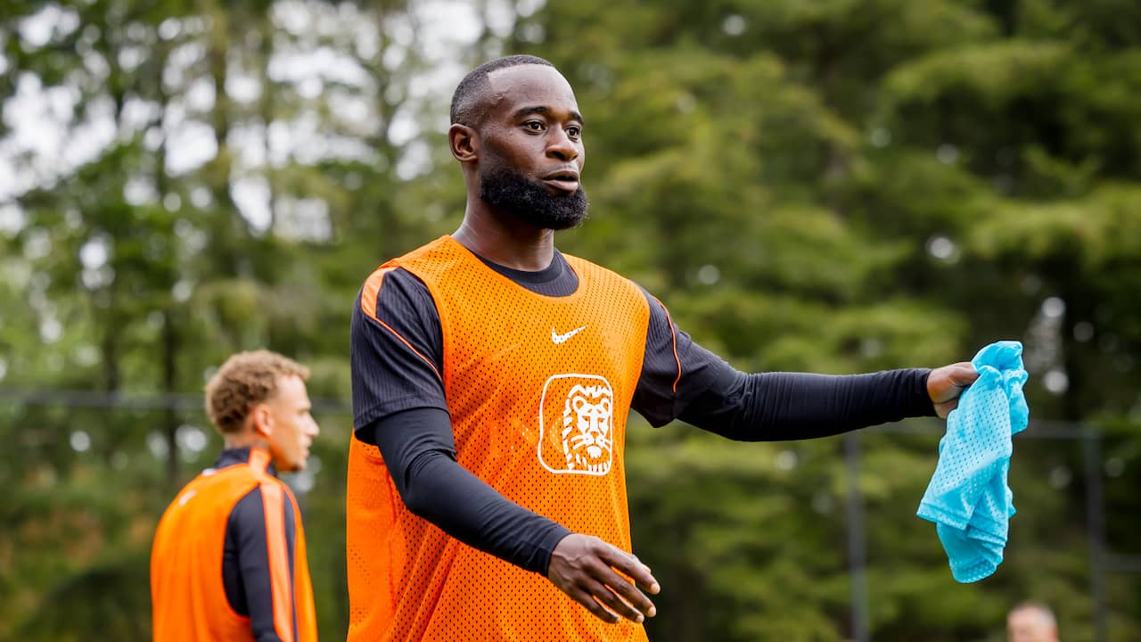Foto bij Ook Geertruida haakt geblesseerd af bij Oranje, Xavi roept geen vervanger op