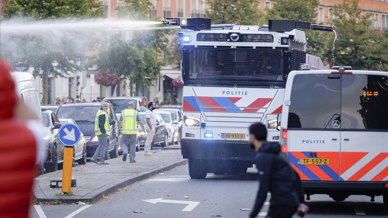 Onrust in Schilderswijk na zege van Marokko op Oranje, waterkanon ingezet