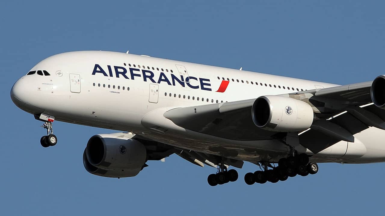 Mogelijk haarscheurtjes in vleugels Airbus A380 | Economie | NU.nl