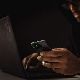 Cybercriminelen die bedrijven afpersen hebben nu mot met elkaar