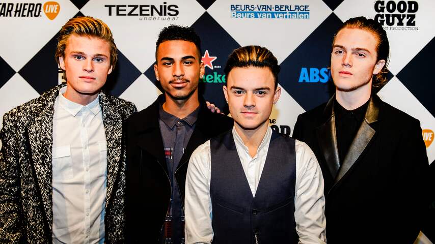 B-Brave zanger Cassius Verbond naakt in Adam zkt Eva | Media en Cultuur ...