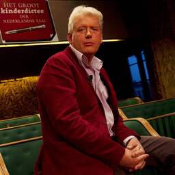 Het zakmes-schrijver Sjoerd Kuyper op 74-jarige leeftijd overleden