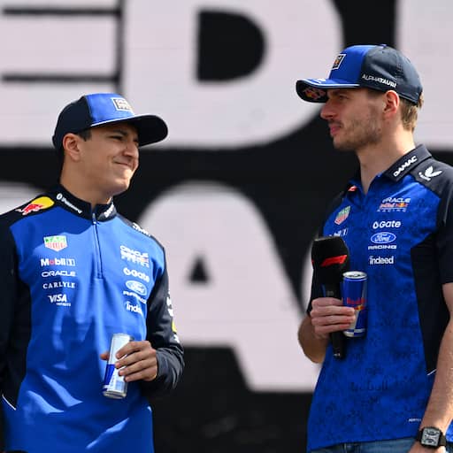 Illustratie bij: Hadjar mist ook GP Spanje door blessure, Lawson blijft teamgenoot Verstappen