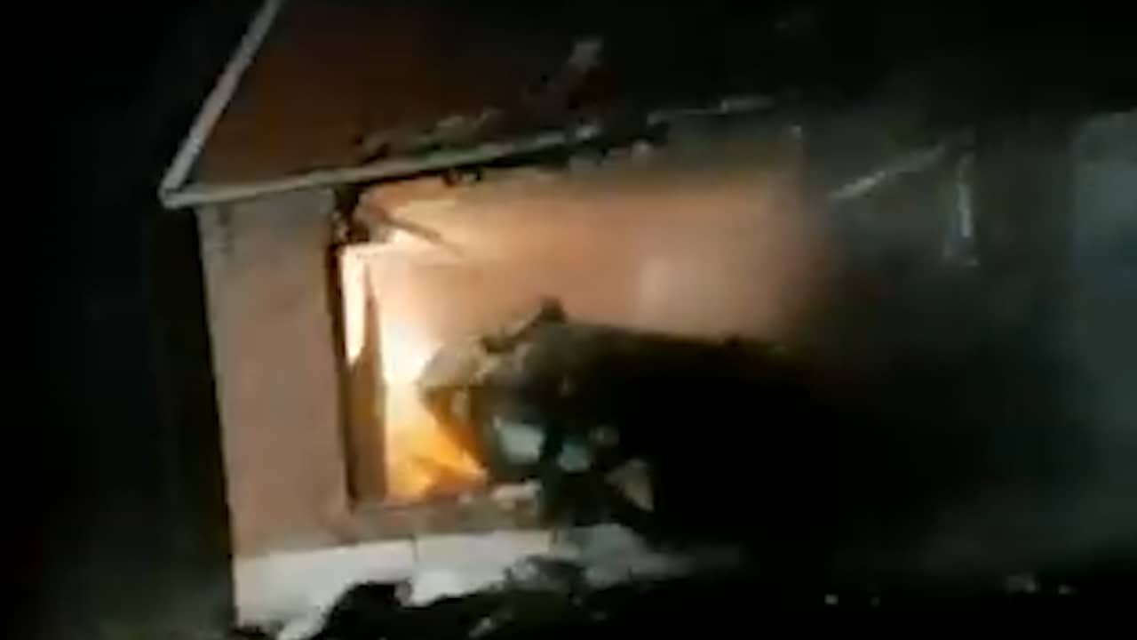 Video | Auto belandt ondersteboven in huis in Bergentheim