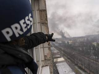 Op de vlucht uit Mariupol: 'Het is nergens veilig, je kunt elk moment sterven'