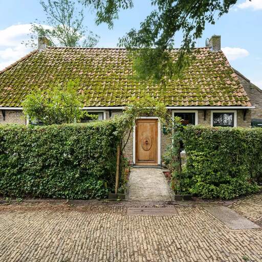 Illustratie bij: Huis van schrijver Gerard Reve in Friesland te koop voor 'slechts' 185.000 euro