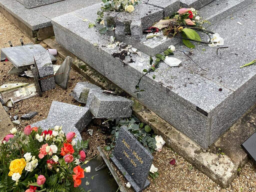 Graf van extreemrechtse Front National-oprichter Jean-Marie Le Pen vernield