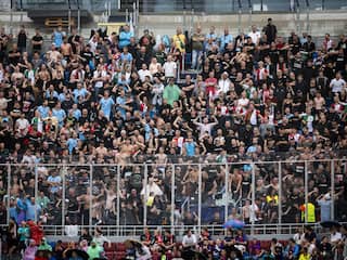 Feyenoord krijgt boetes voor racisme en bekergooien in duel met FC Barcelona