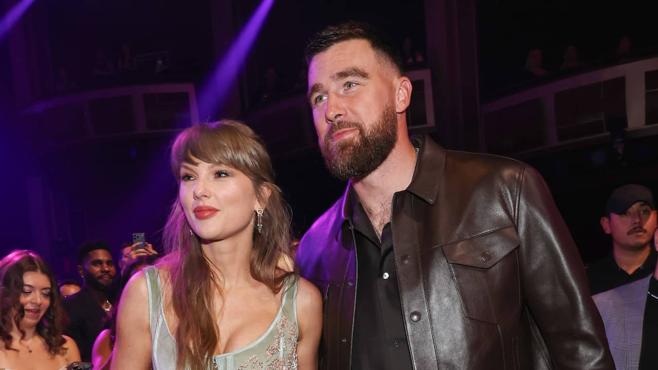 Foto bij Travis Kelce vond bruiloft met Taylor Swift 'mooiste avond' van zijn leven