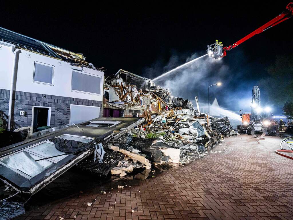 Vier woningen verwoest door grote brand in Didam, 24 mensen geëvacueerd