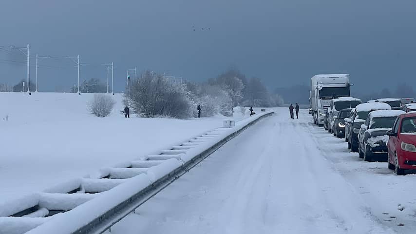 Teruglezen | Rijkswaterstaat vreest drukke avondspits, meerdere scholen dicht - NU.nl