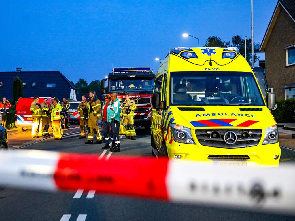 Drie arrestaties na vondst mogelijk drugslab in Wezep, woningen ontruimd