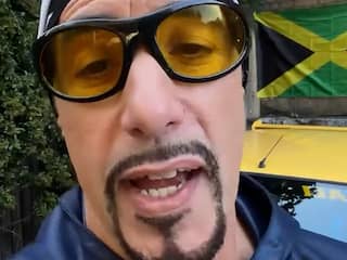 Ali G. kondigt zelf trailer aan voor nieuwe film Ali G: Who Iz I?