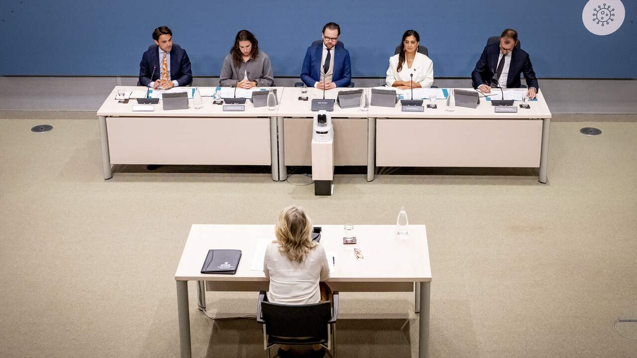 Foto bij Live corona | Oud-OMT'er: 'Riscio op uitbraken alleen maar toegenomen'