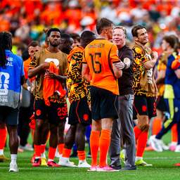 Koeman ziet keuze voor Brobbey goed uitpakken: 'Natuurlijk hadden we dit nodig'