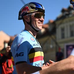 Remco Evenepoel wint EK-titel wielrennen na valpartij bergop en millimetersprint