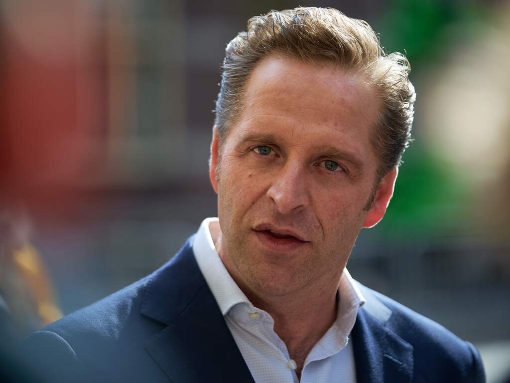 De Jonge ziet af van mogelijkheid om tweede coronaprik uit te stellen