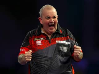 Dartsicoon Phil Taylor (66) maakt rentree en vormt team met Adrian Lewis