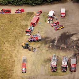 Brandweer geeft sein brand meester voor natuurbrand bij Venray