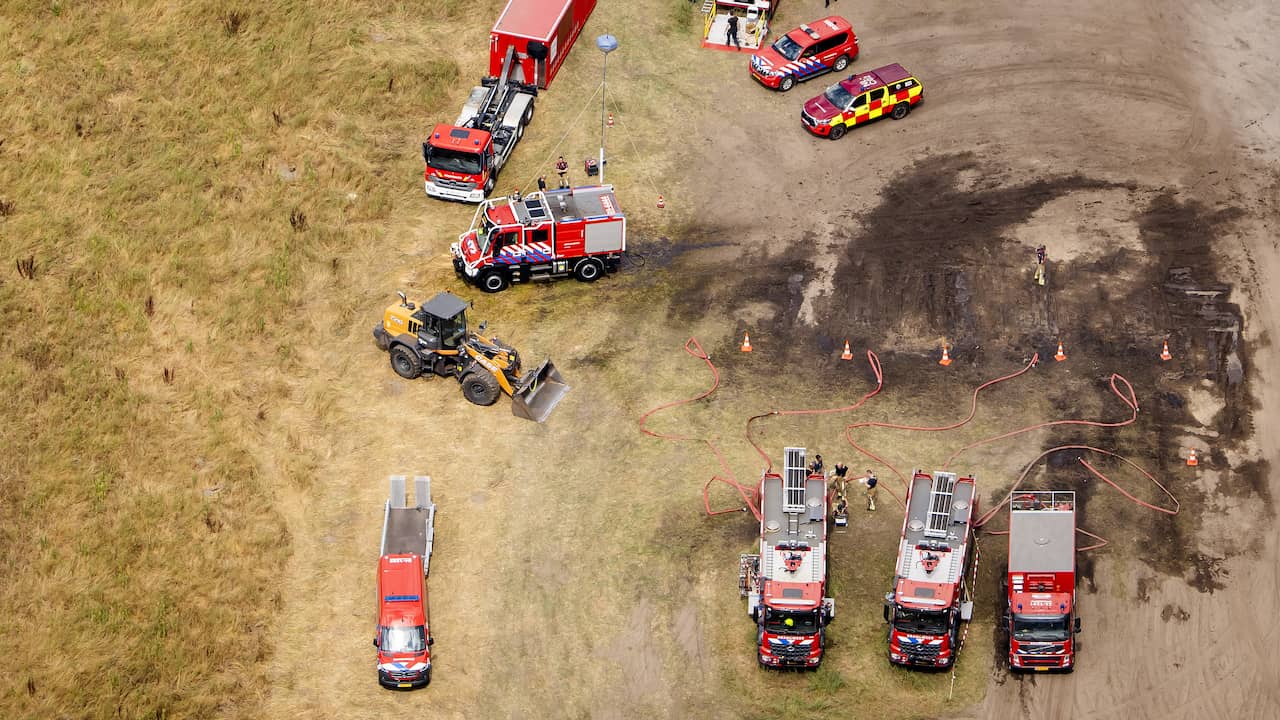 Brandweer geeft sein brand meester voor natuurbrand bij Venray
