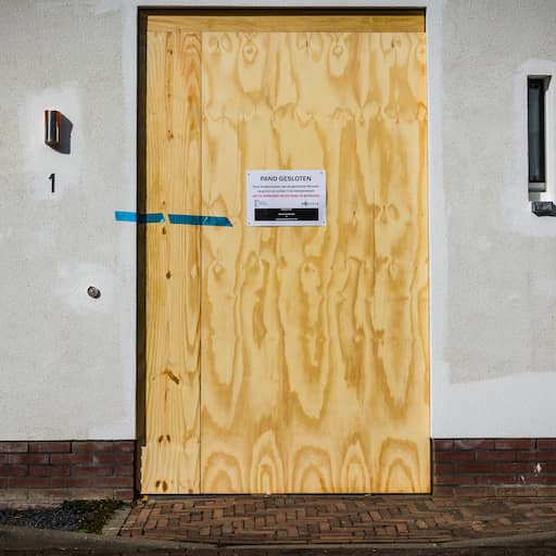 Illustratie bij: Opnieuw woning in Overasselt gesloten, alle verdachten 2 weken langer vast