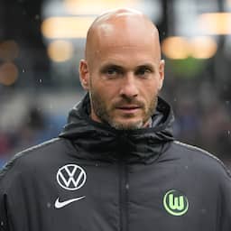 Simonis na tien competitiewedstrijden ontslagen als trainer VfL Wolfsburg