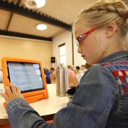 Zweden en Noorwegen beperken laptopgebruik op school: 'Ze gingen all-in'