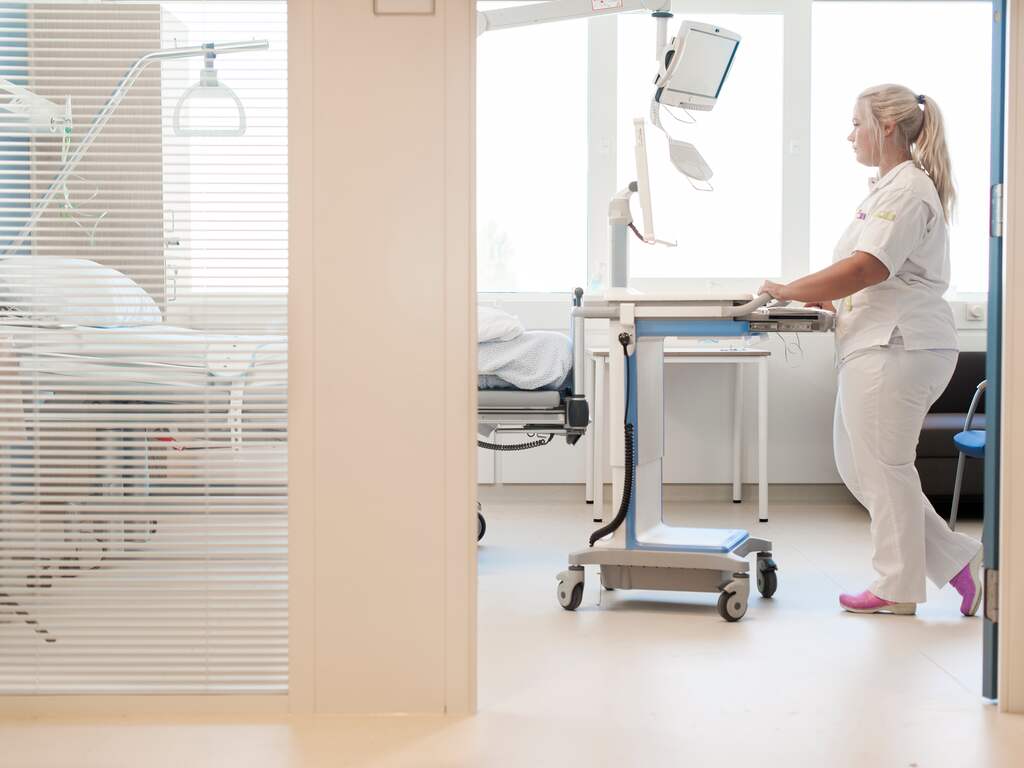 Aantal jongvolwassenen met kanker neemt toe, vrouwen vaker getroffen