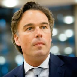 Oud-KLM-directeur Camiel Eurlings ging fout in met powerbank tijdens KLM-vlucht