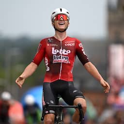 Kooij derde op Muur in Renewi Tour, Wiebes verliest leiderstrui in Groot-Brittannië