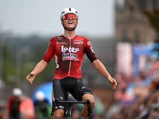 Kooij derde op Muur in Renewi Tour, Wiebes verliest leiderstrui in Groot-Brittannië