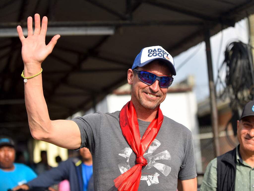 Britse bergbeklimmer bereikt weer piek Mount Everest en breekt eigen record