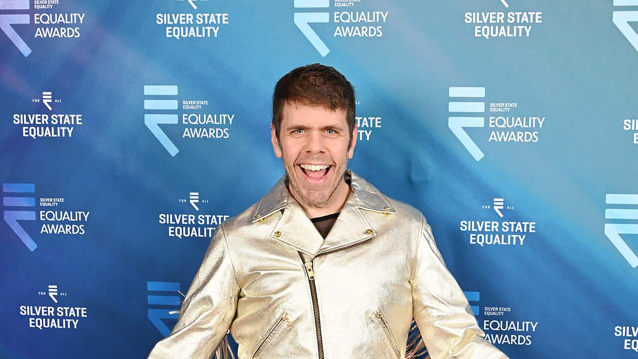 Foto bij Perez Hilton krijgt medische zorg na zorgwekkende livestream